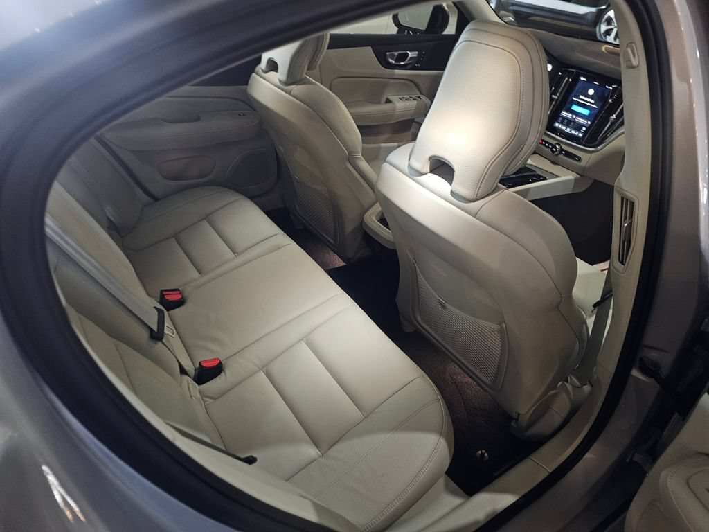 Certified 2025 Volvo S60 B5 Plus AWD/4WD image 10