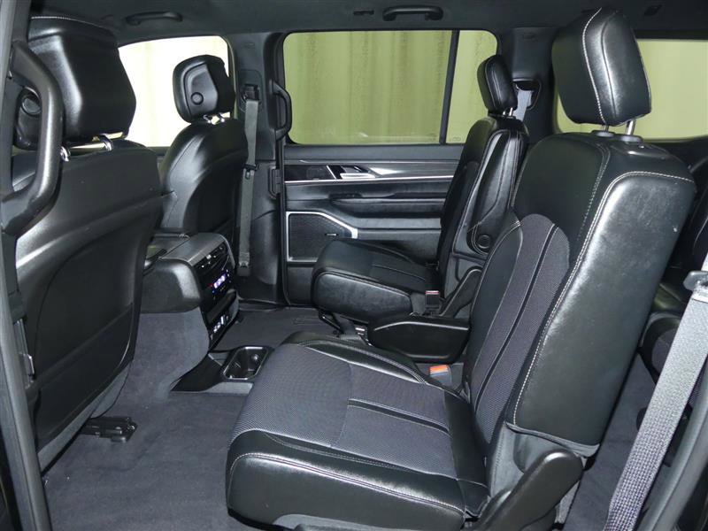 Used 2024 Jeep Wagoneer Series II image 29