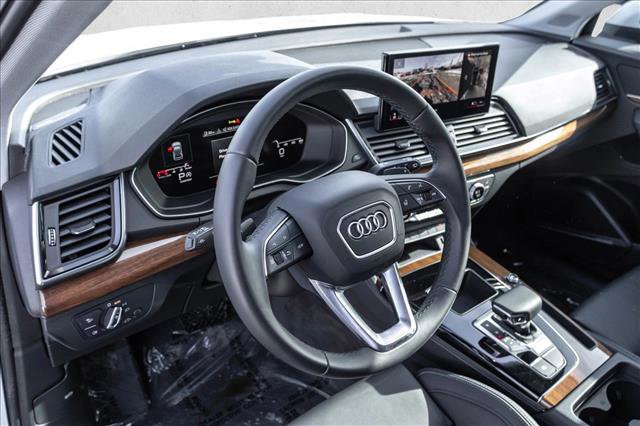 Used 2023 Audi Q5 Premium Plus w/ Premium Plus Package image 10