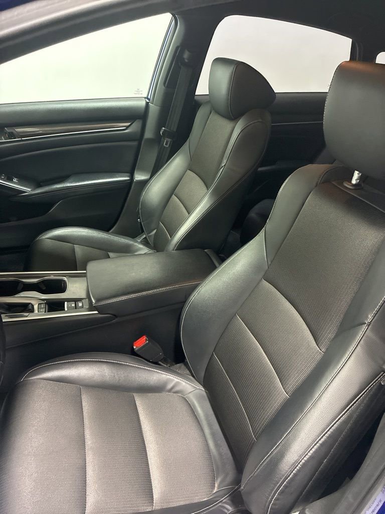 Used 2018 Honda Accord Sport image 9