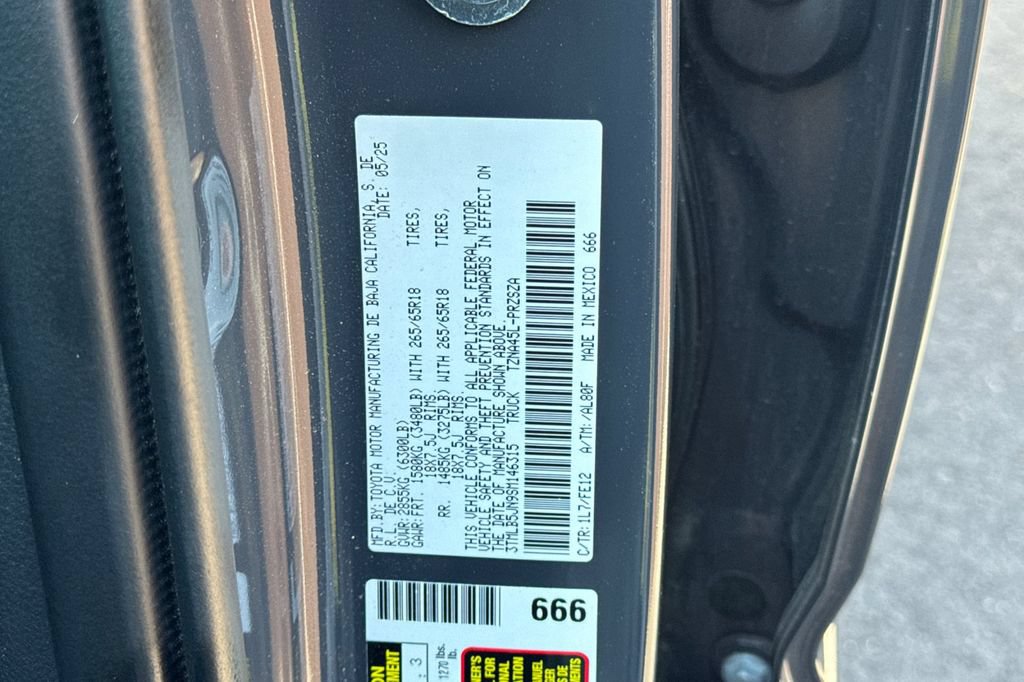 Used 2025 Toyota Tacoma TRD Sport AWD/4WD image 27