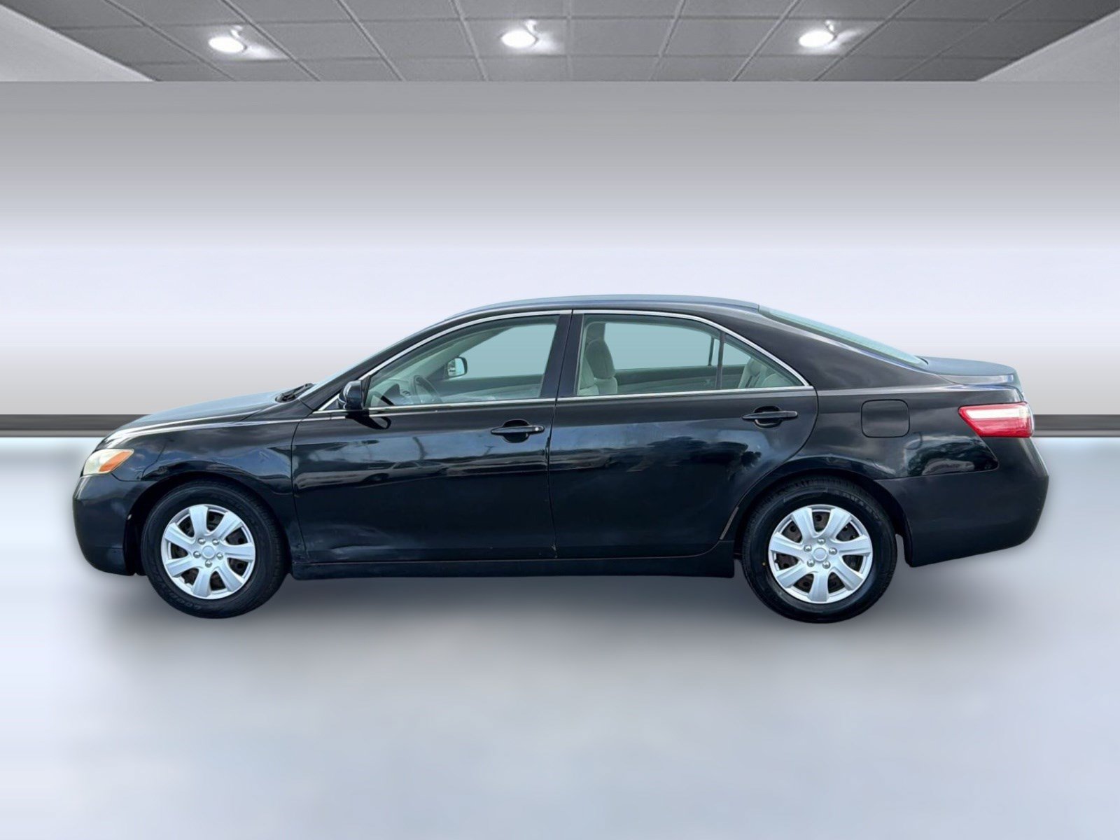 Used 2008 Toyota Camry LE FWD image 2