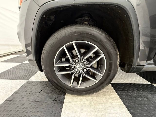 Used 2018 Jeep Grand Cherokee Limited image 11