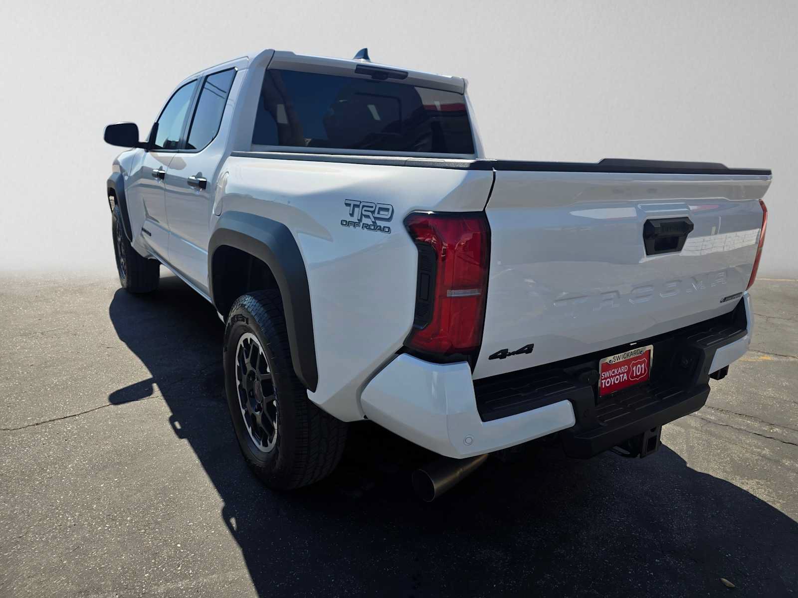 Used 2026 Toyota Tacoma TRD Off-Road w/ TRD Off Road Premium Package AWD/4WD image 5
