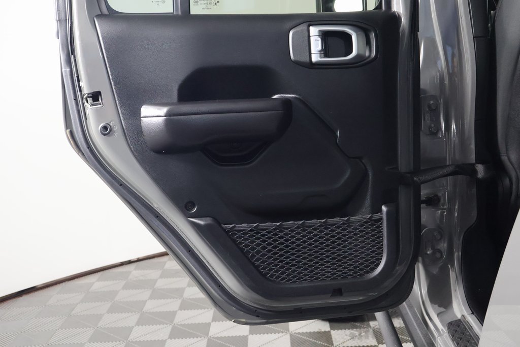 Used 2020 Jeep Gladiator Rubicon AWD/4WD image 13
