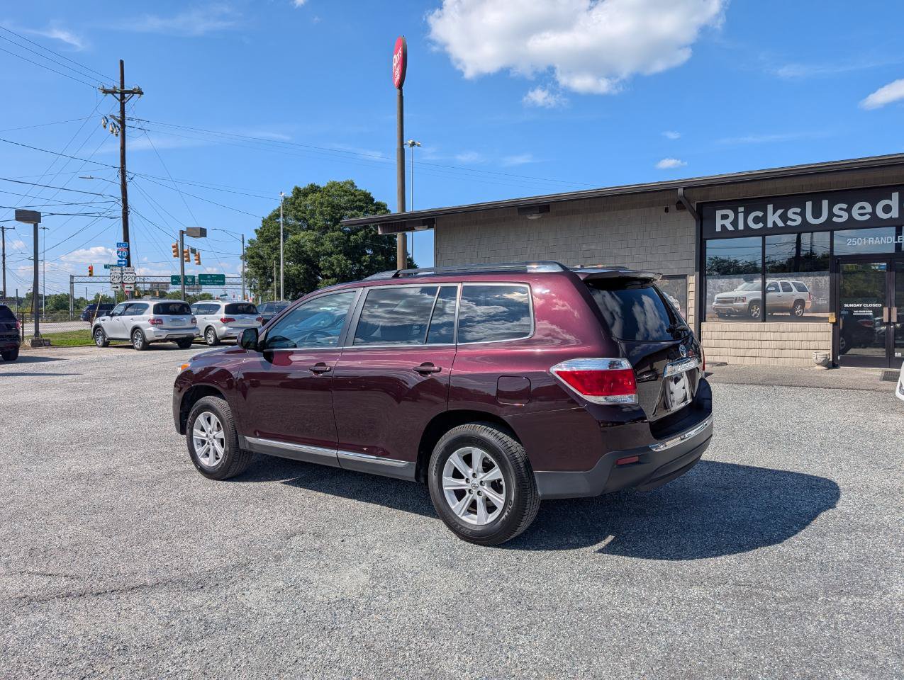 Used 2012 Toyota Highlander SE w/ Tow Pkg FWD image 9
