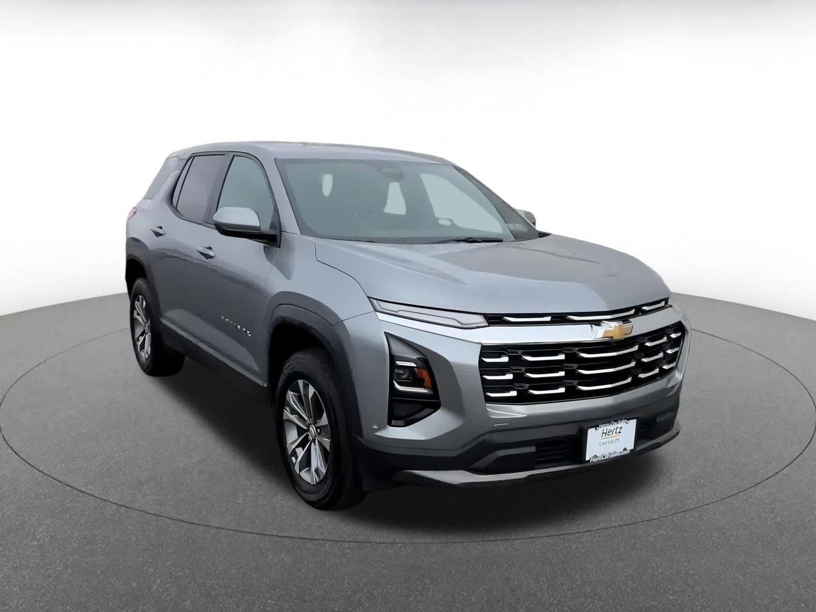 Used 2025 Chevrolet Equinox LT image 3