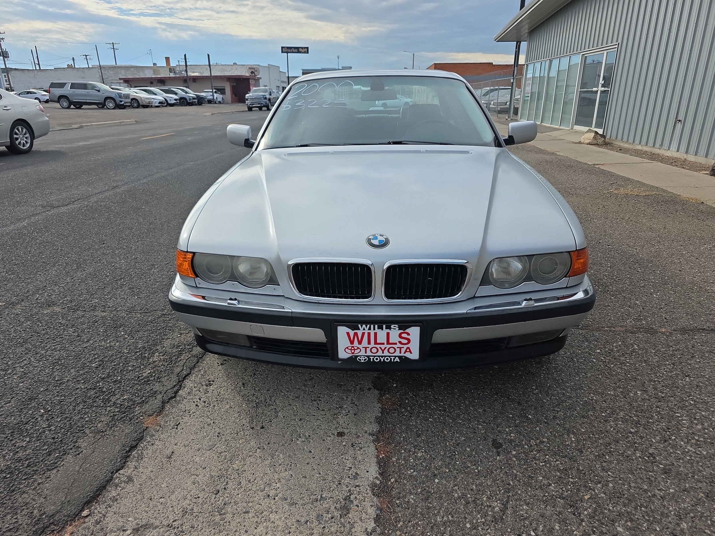 Used 2000 BMW 740iL RWD image 3