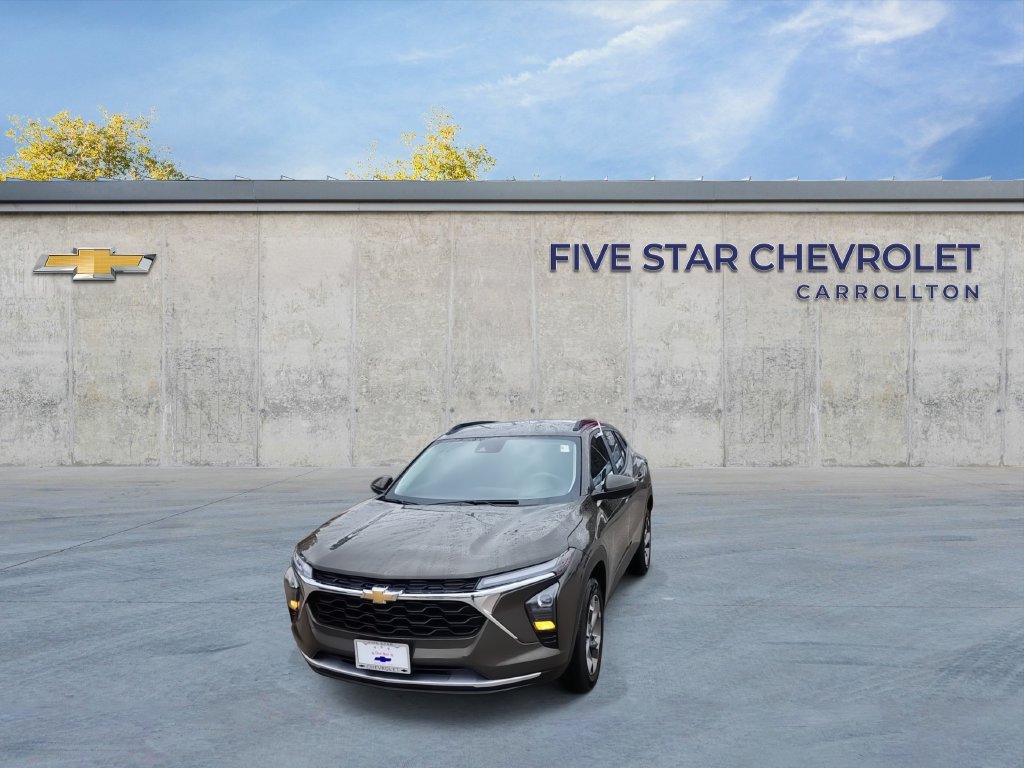 Used 2024 Chevrolet Trax LT FWD image 3
