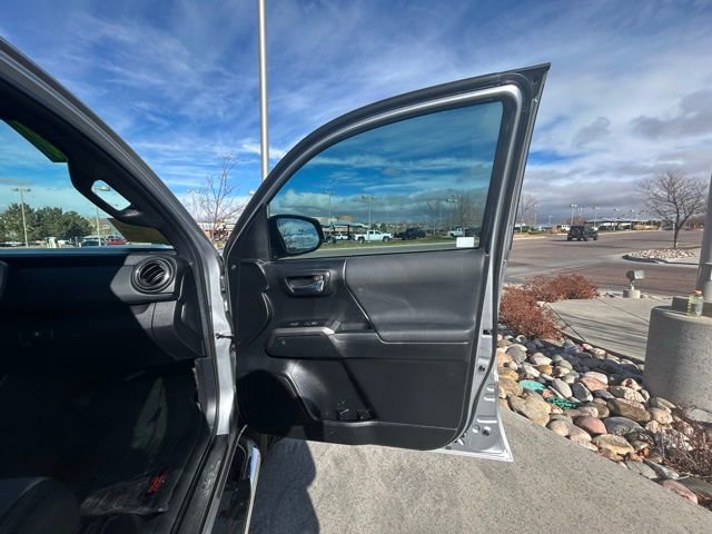 Used 2021 Toyota Tacoma TRD Sport image 17