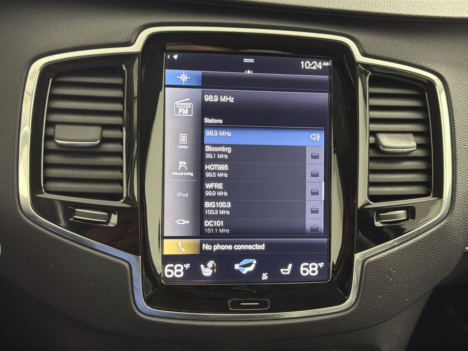 Used 2017 Volvo XC90 T6 Momentum w/ Vision Package image 18