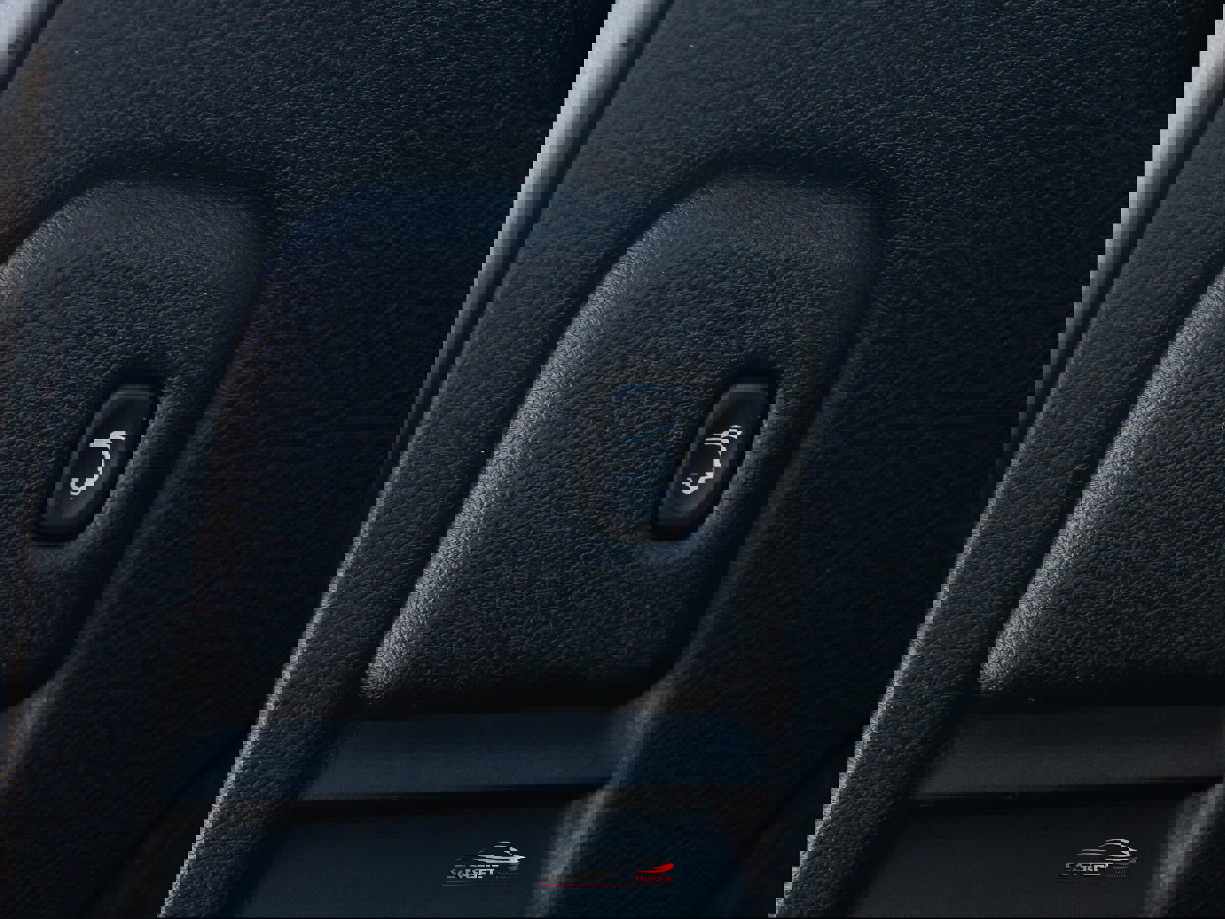 Used 2016 Jeep Grand Cherokee SRT image 49