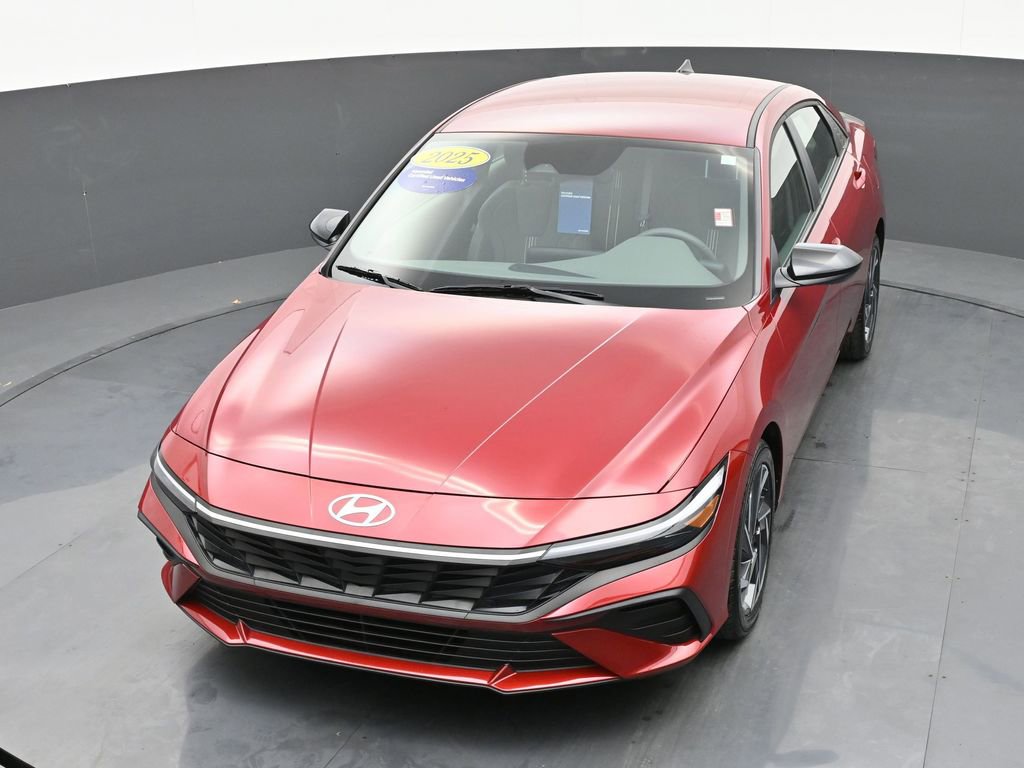 Certified 2025 Hyundai Elantra Sport image 36