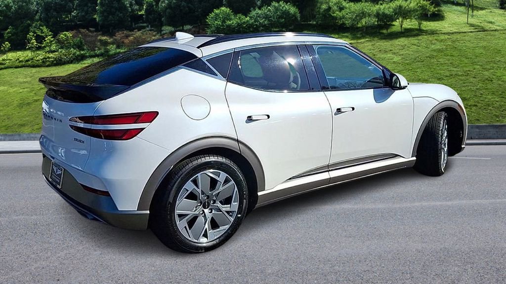 Used 2025 Genesis GV60 RWD image 8
