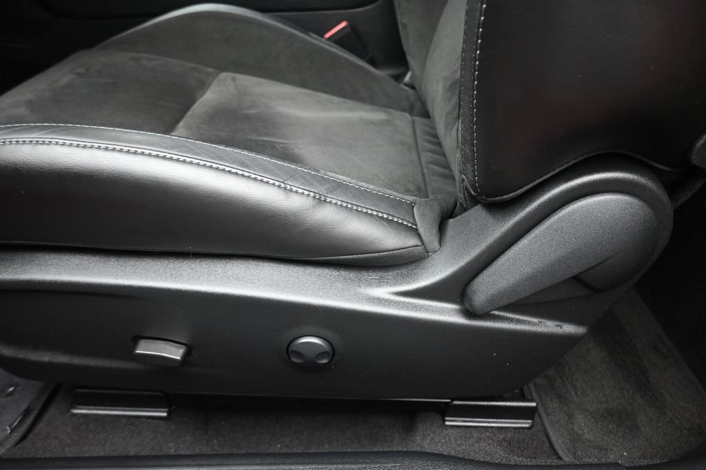 Used 2022 Dodge Challenger R/T w/ Plus Package RWD image 13