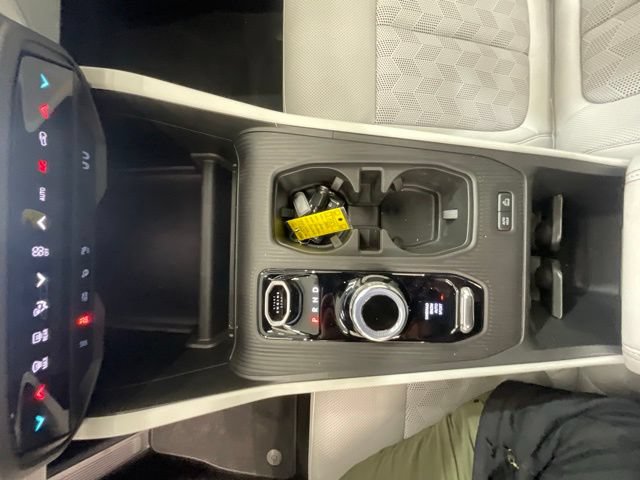 New 2026 Jeep Cherokee Overland w/ Advanced Pro Tech Group AWD/4WD image 21
