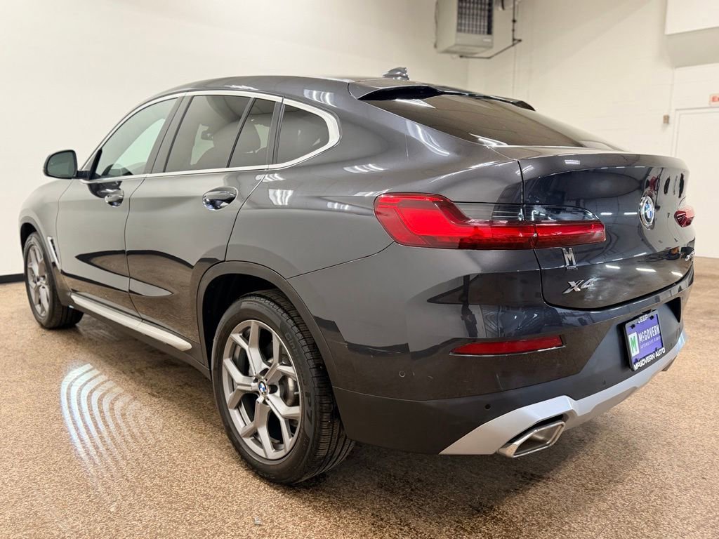 Used 2024 BMW X4 xDrive30i AWD/4WD image 3