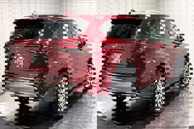 Used 2026 Toyota Highlander Platinum image 7
