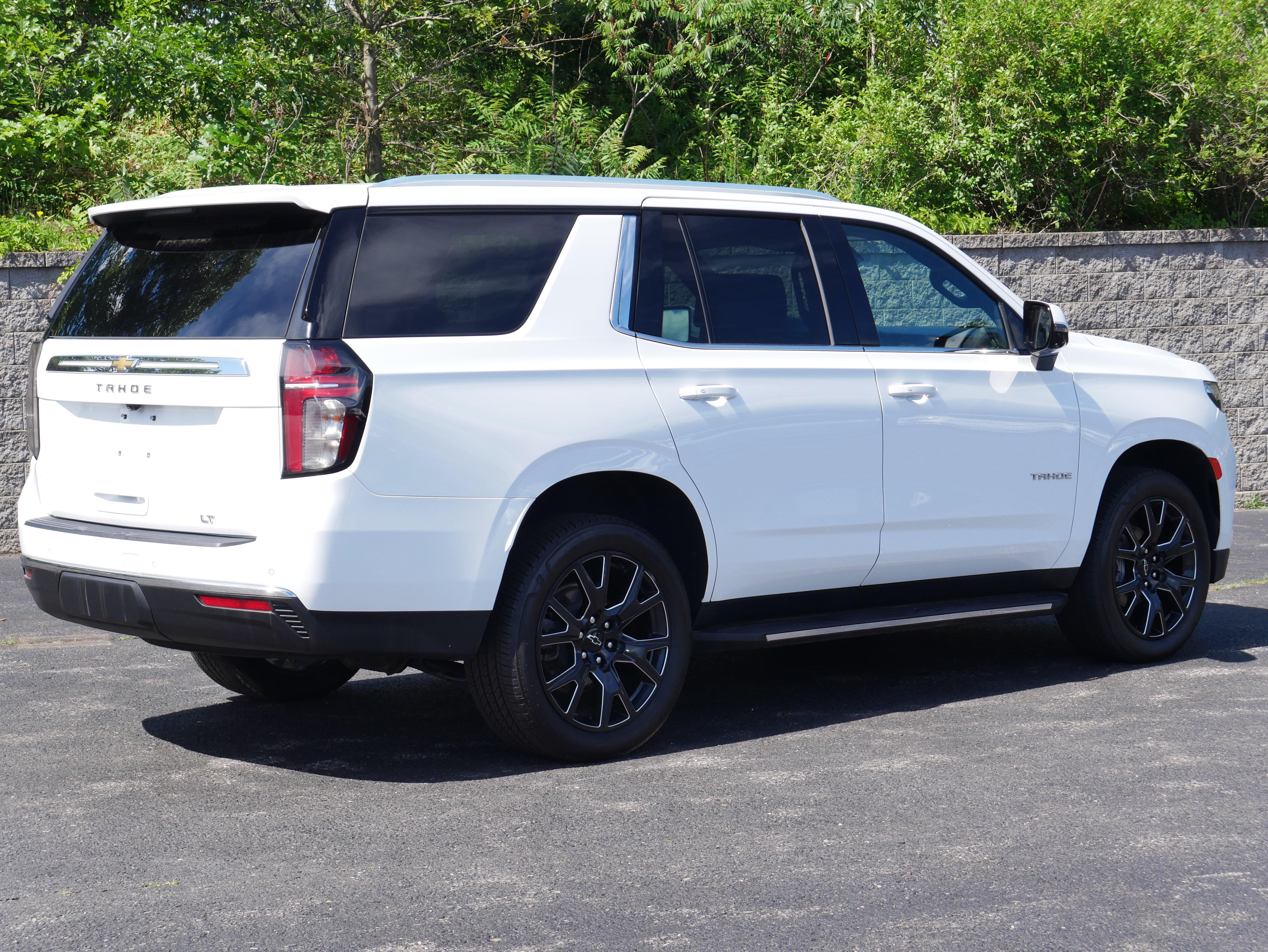 Certified 2023 Chevrolet Tahoe LT w/ Luxury Package AWD/4WD image 10