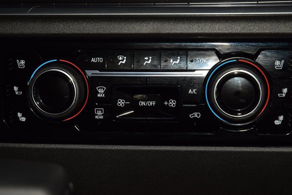 Used 2025 Chevrolet Silverado 1500 High Country w/ Midnight Edition image 31