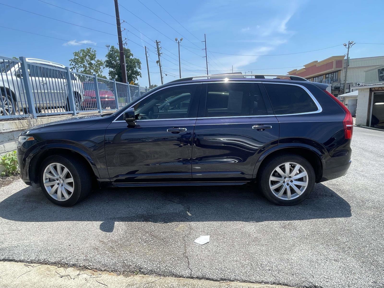 Used 2016 Volvo XC90 T6 Momentum w/ Momentum Plus Package AWD/4WD image 2