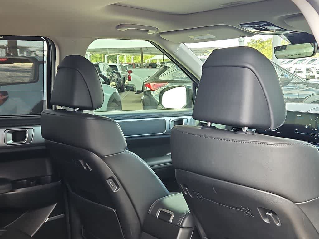 Used 2025 Hyundai Santa Fe Limited FWD image 18