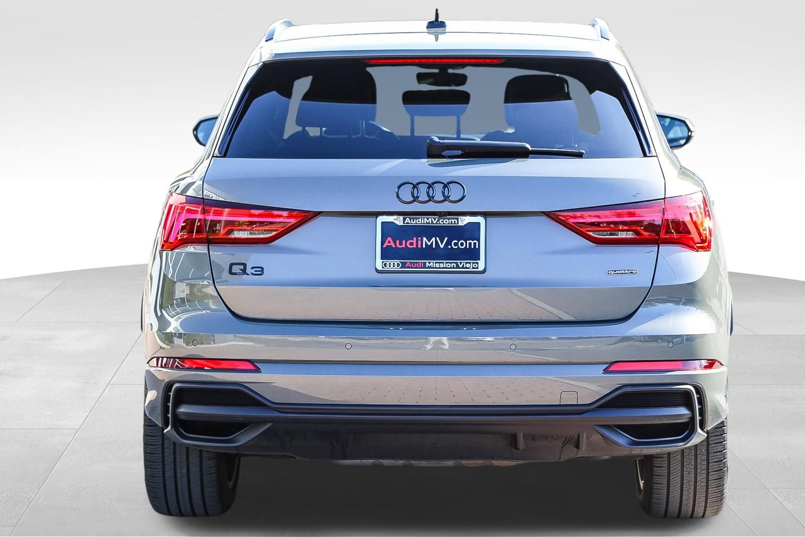 Used 2023 Audi Q3 2.0T Premium w/ Black Optic Sport Package image 8