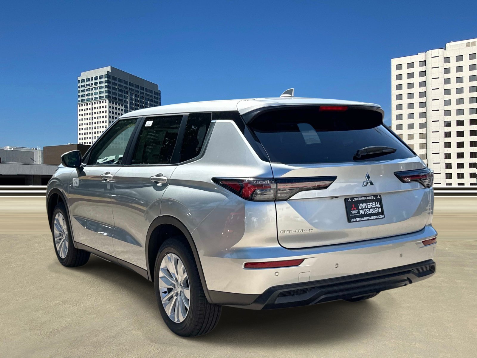 New 2026 Mitsubishi Outlander ES FWD image 3