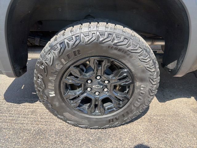 Used 2023 Chevrolet Silverado 1500 ZR2 w/ Technology Package AWD/4WD image 30