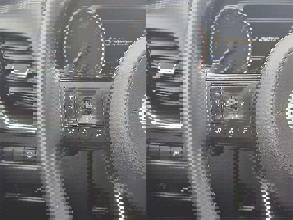 Used 2023 Nissan Rogue SV image 10