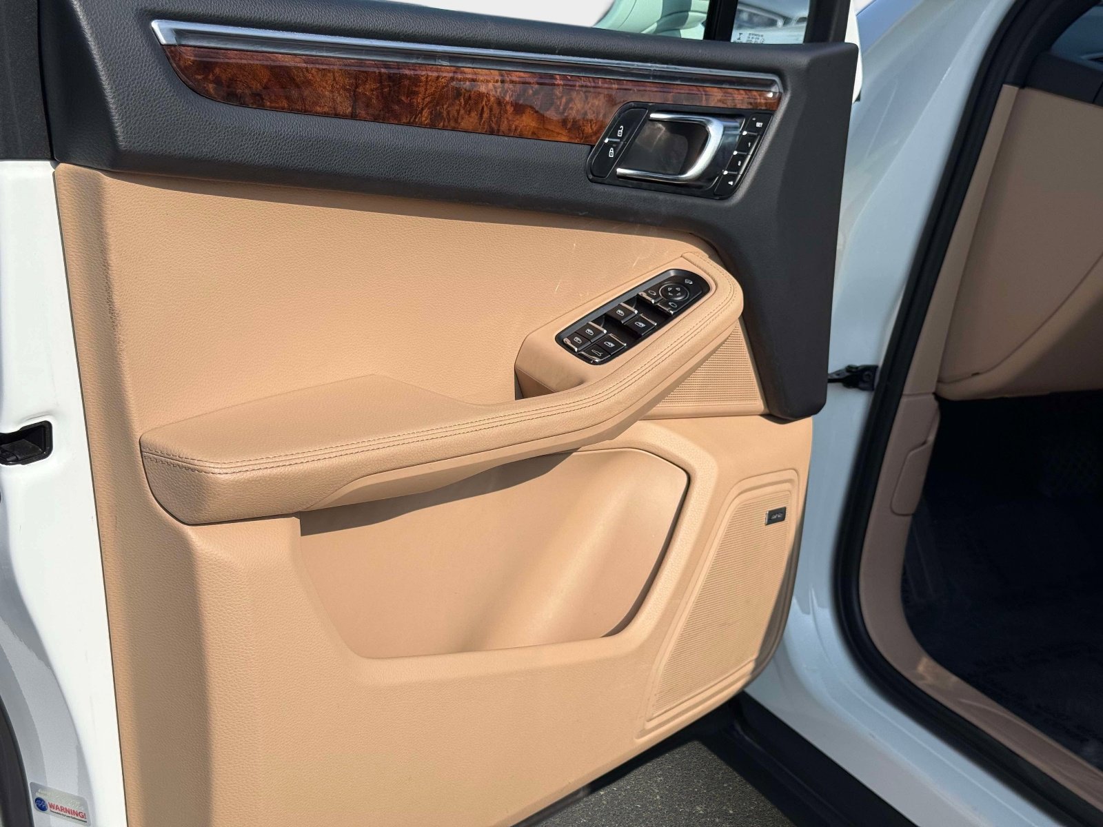 Used 2022 Porsche Macan image 35