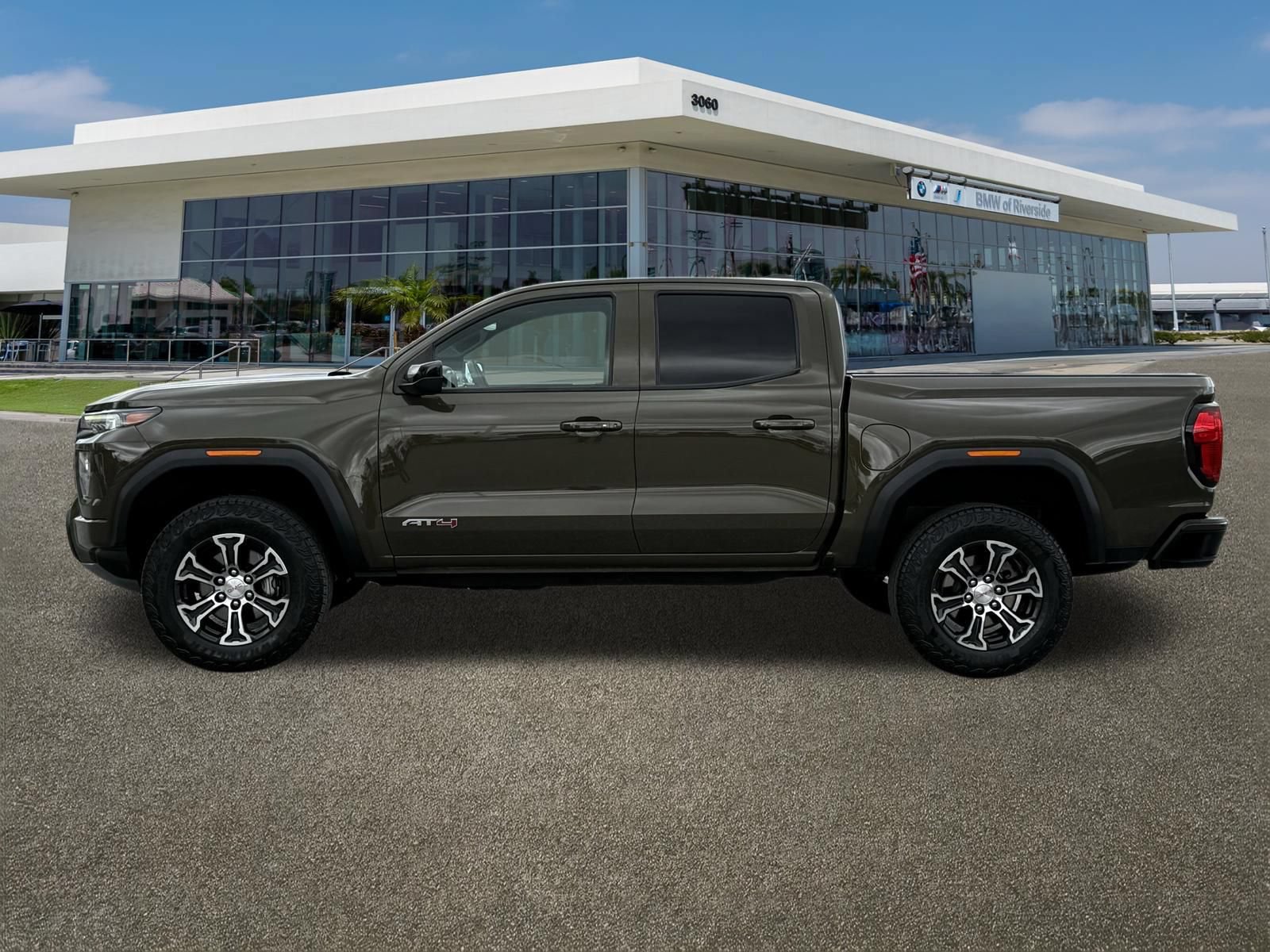Used 2023 GMC Canyon AT4 w/ AT4 Premium Package AWD/4WD image 6
