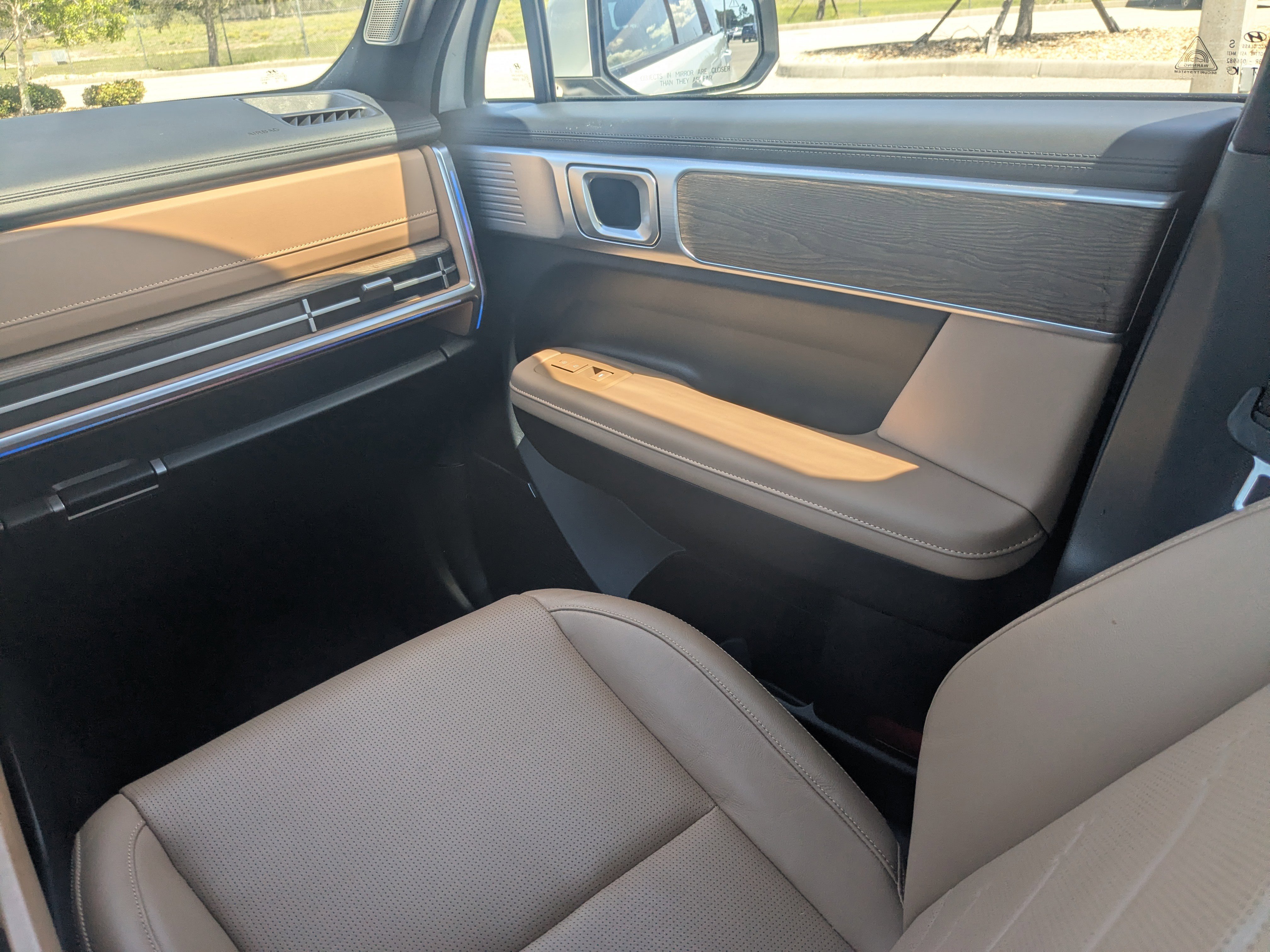 Used 2025 Hyundai Santa Fe Limited image 24