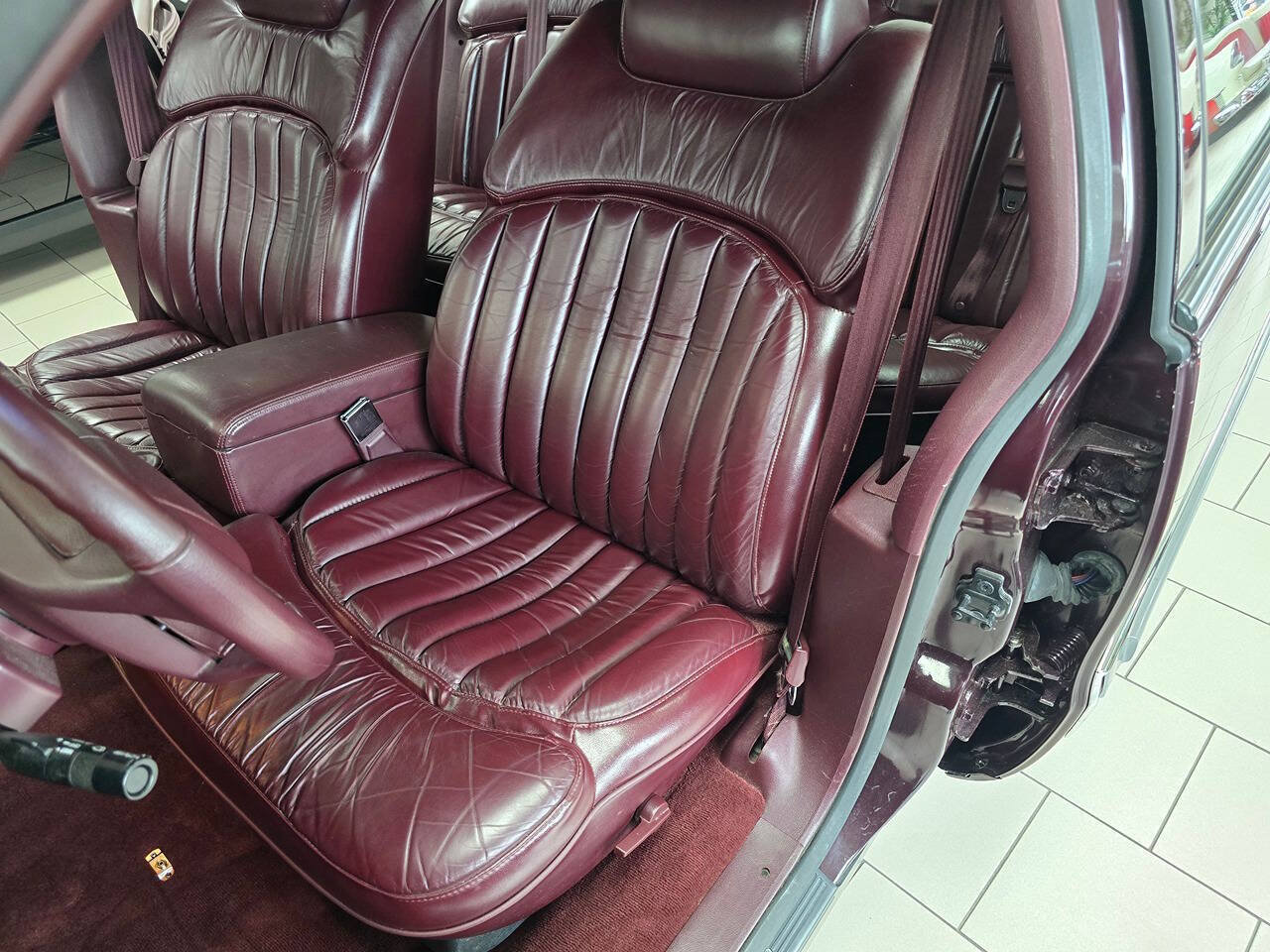 Used 1996 Buick Roadmaster Sedan RWD image 33