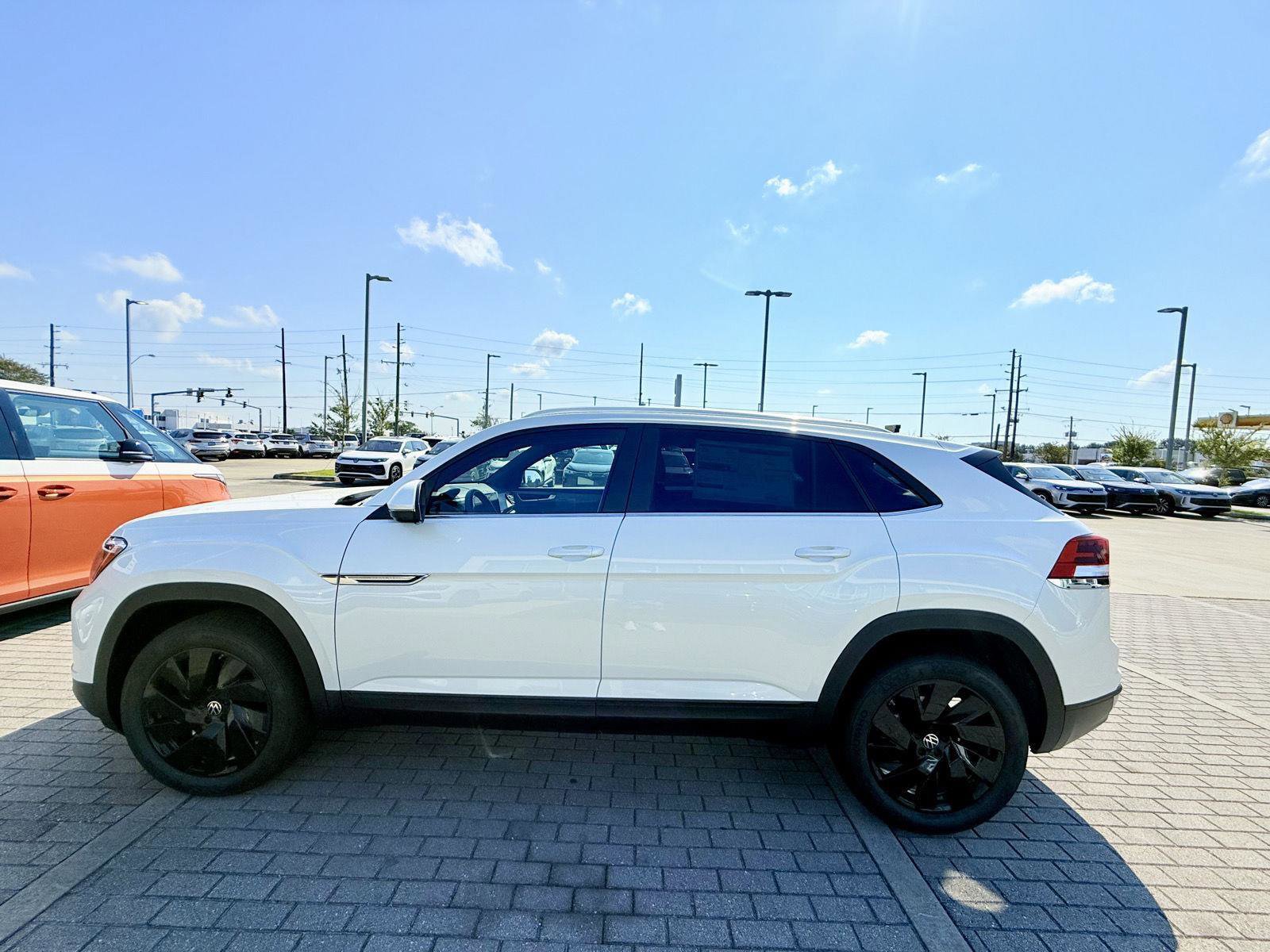 New 2026 Volkswagen Atlas Cross Sport SE image 6