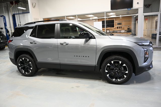 New 2026 Chevrolet Equinox RS image 4