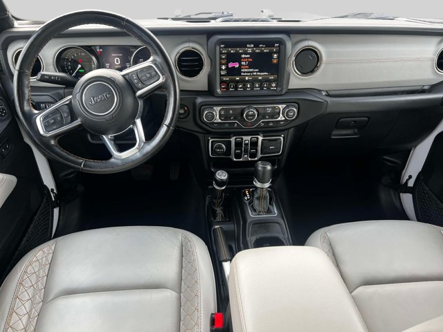 Used 2022 Jeep Wrangler Unlimited Sahara AWD/4WD image 14