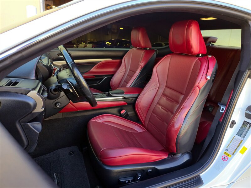 Used 2016 Lexus RC 200t RWD image 16
