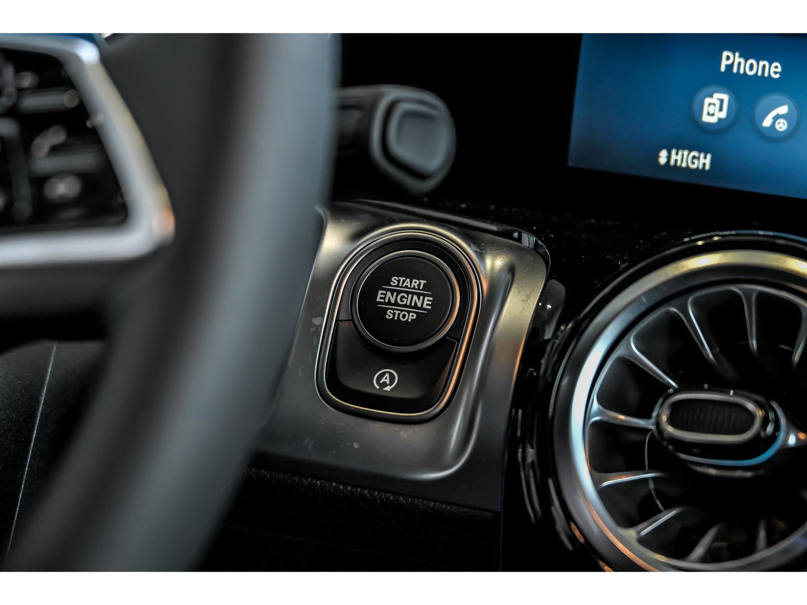 New 2026 Mercedes-Benz GLB 250 4MATIC image 13