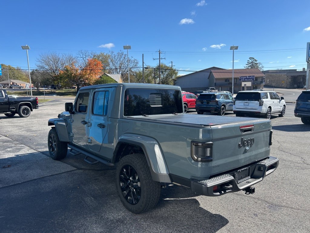Used 2024 Jeep Gladiator Sport image 6