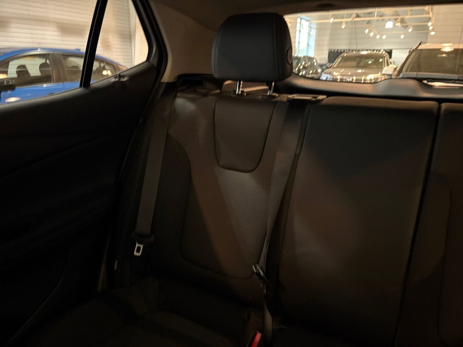 Used 2025 Buick Encore GX Preferred image 38