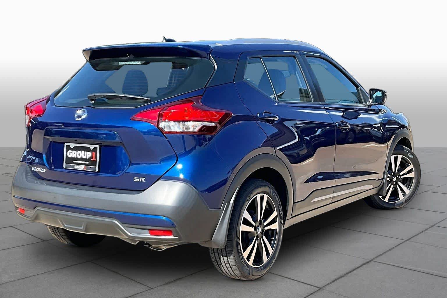 Used 2019 Nissan Kicks SR w/ SR Premium Package FWD image 12