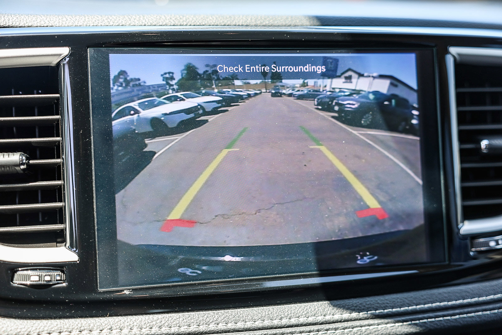 Used 2024 Chrysler Pacifica Select FWD image 14