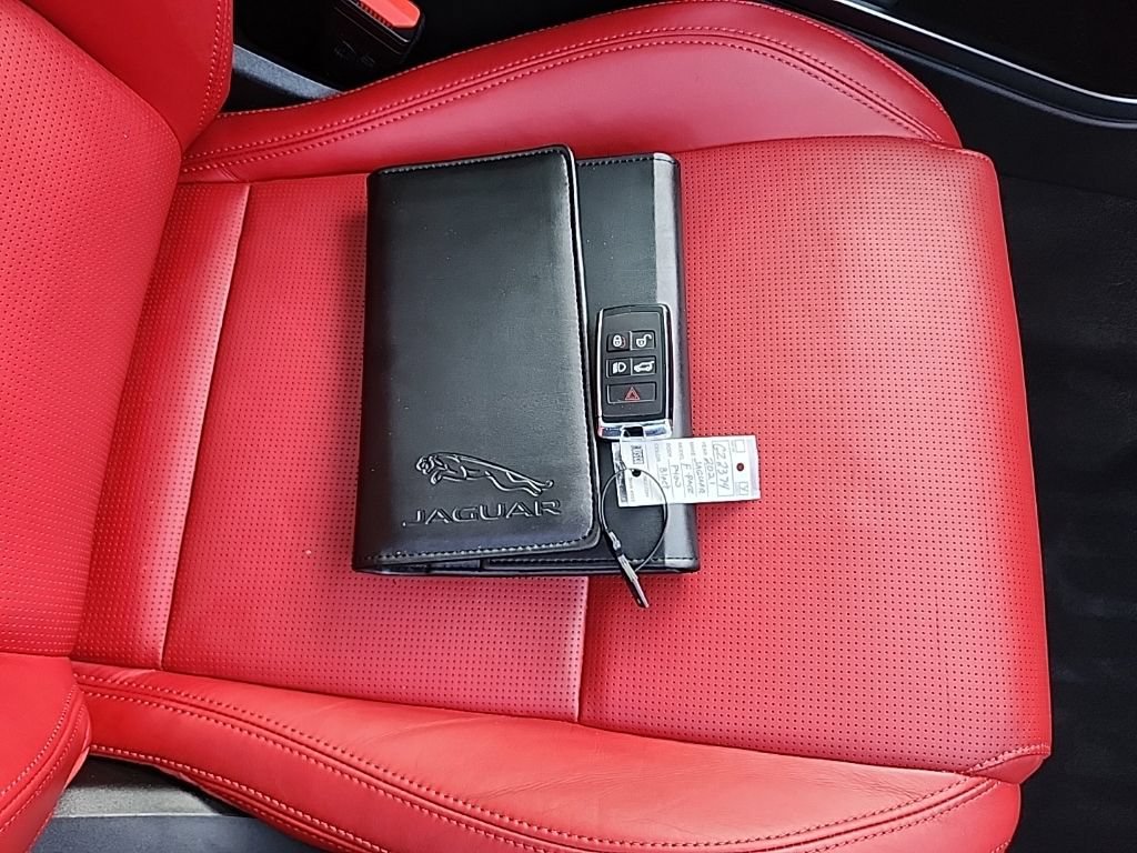 Used 2021 Jaguar F-PACE R-Dynamic S AWD/4WD image 41