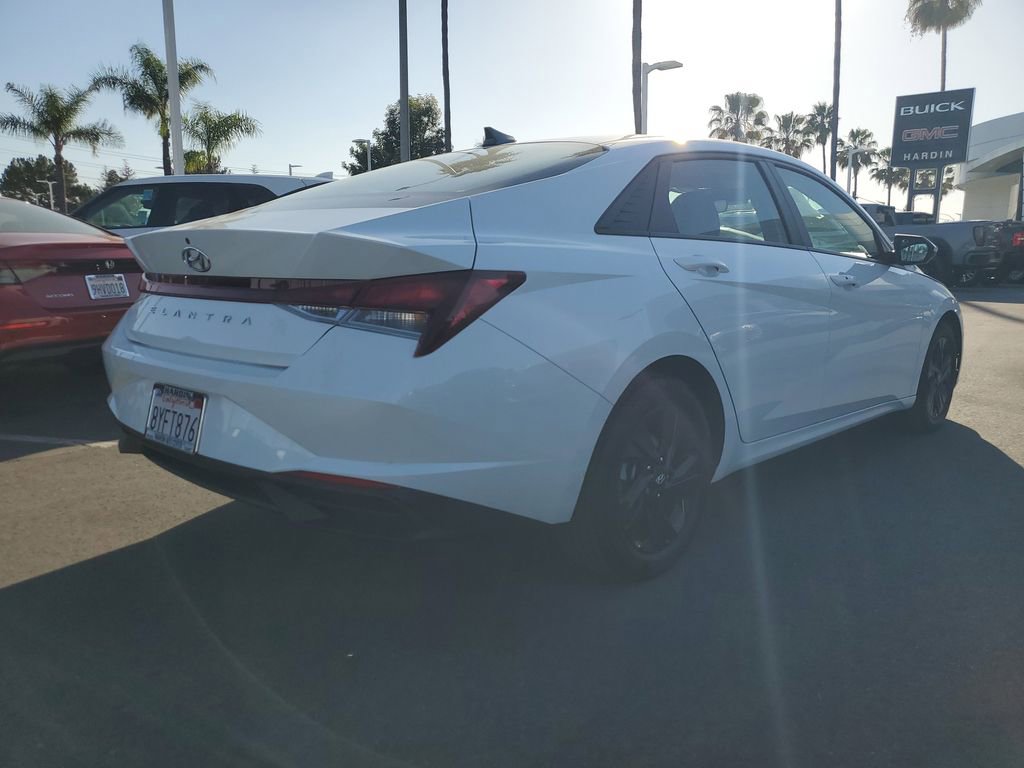 Used 2022 Hyundai Elantra SEL w/ Convenience Package image 4