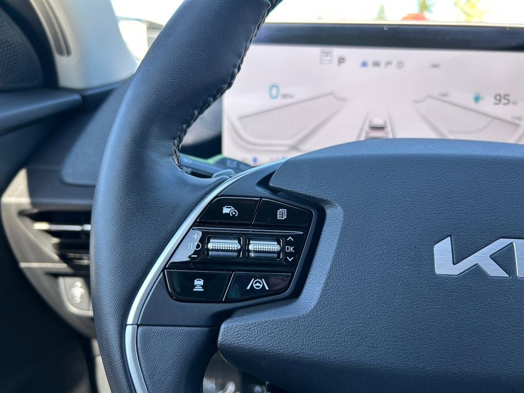 Used 2024 Kia EV6 Light AWD/4WD image 18
