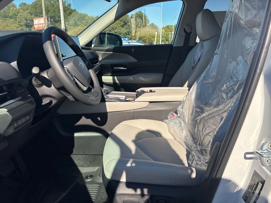 New 2026 Toyota Grand Highlander XLE image 12