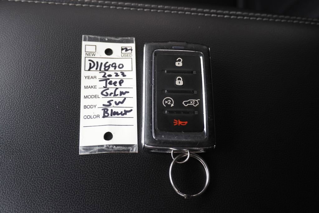 Used 2023 Jeep Grand Cherokee L Limited w/ Black Appearance Package AWD/4WD image 40