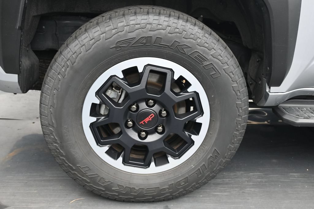 Used 2025 Toyota 4Runner TRD Off-Road AWD/4WD image 13