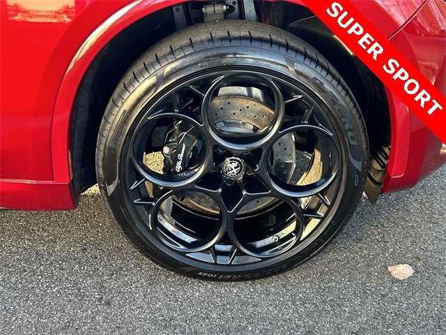 Used 2024 Alfa Romeo Stelvio Quadrifoglio image 13